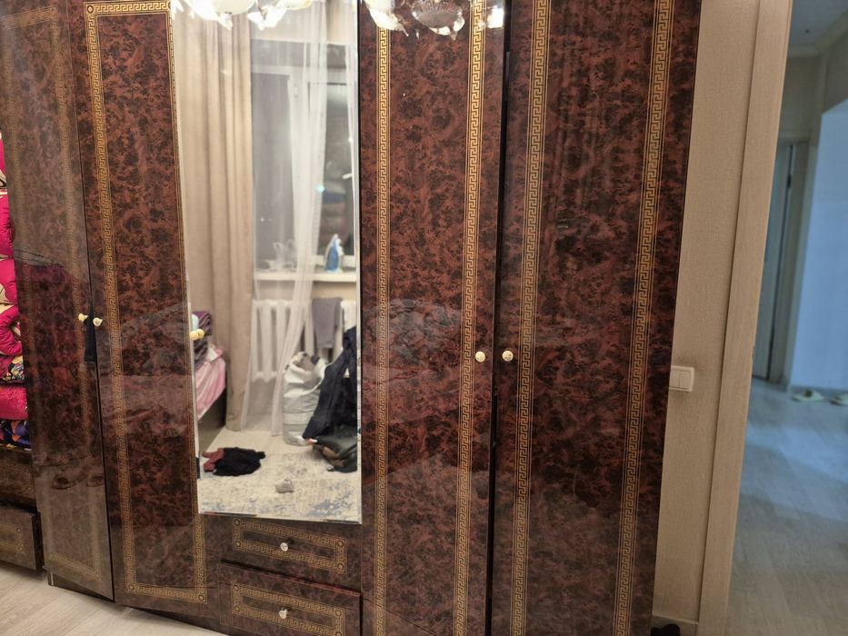 Продам шифонер 5 дверный