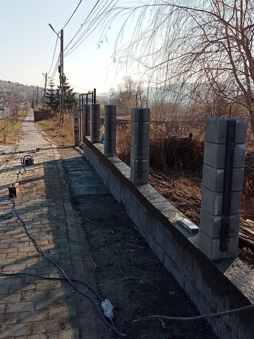Construim garduri și porți la comanda clientului