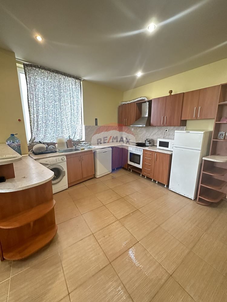 Дава се под наем Двустаен апартамент в Варна, Бриз - 95 кв.м за 331.5 € - Снимка #2