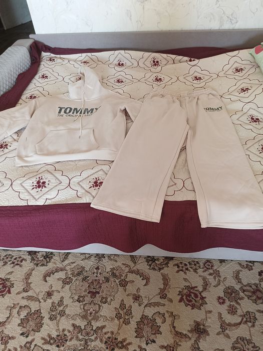 Продам спортивный костюм