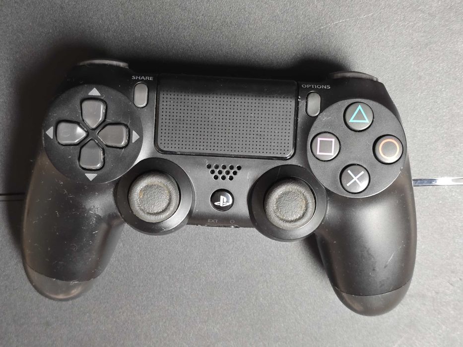 Consola Sony PlayStation 4 Model CUH-1004A + controller