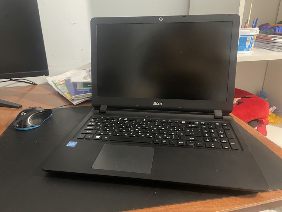 Ноутбук асер держит заряд