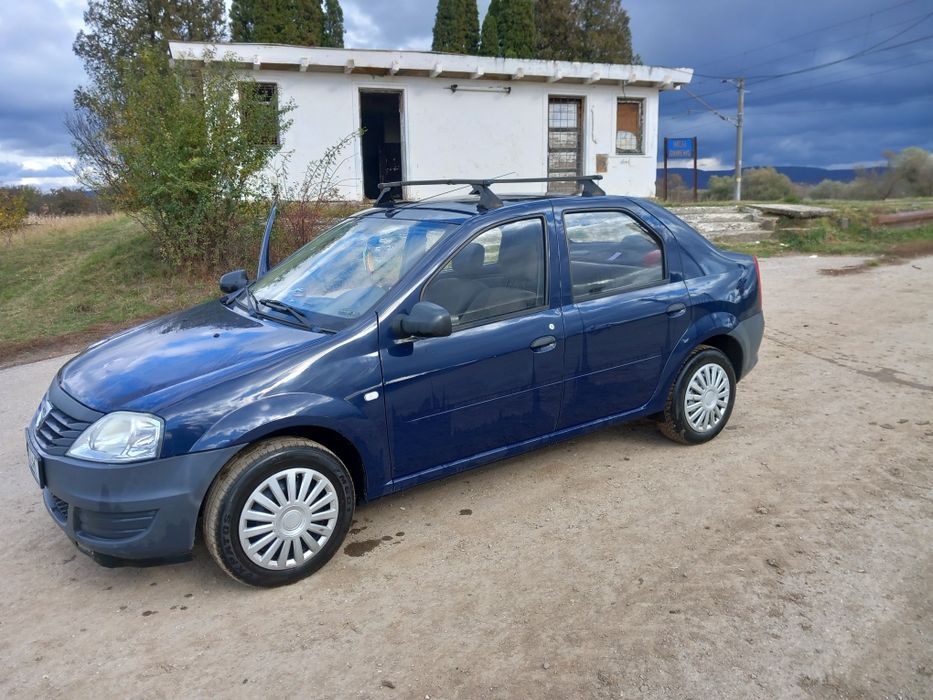 Vând Dacia Logan 2011