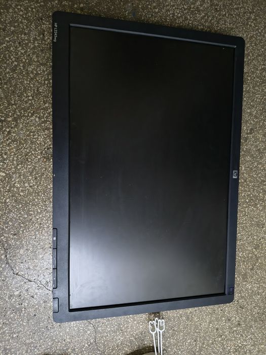 Monitor HP ZR24w – 24", IPS, 1920×1200 – Calibrare excelentă, profesio