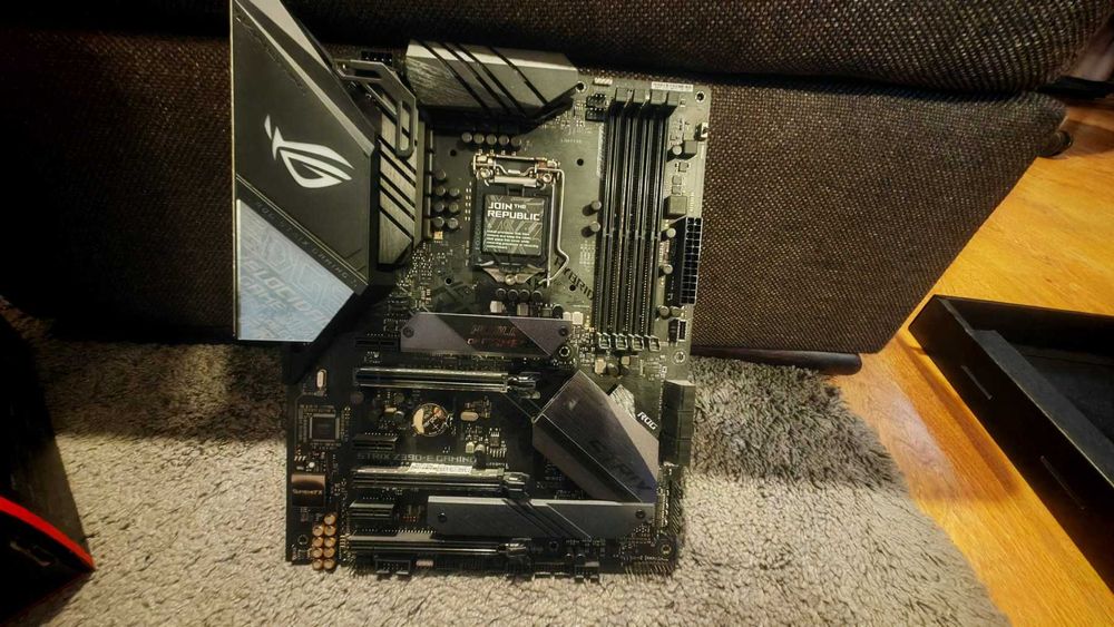 Дънна платка ASUS ROG Strix Z390-E Gaming WIFI