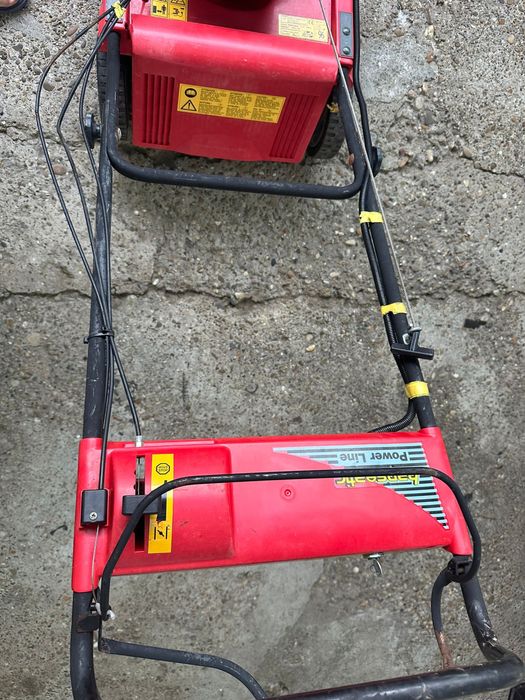 Masina tuns gazon iarbă