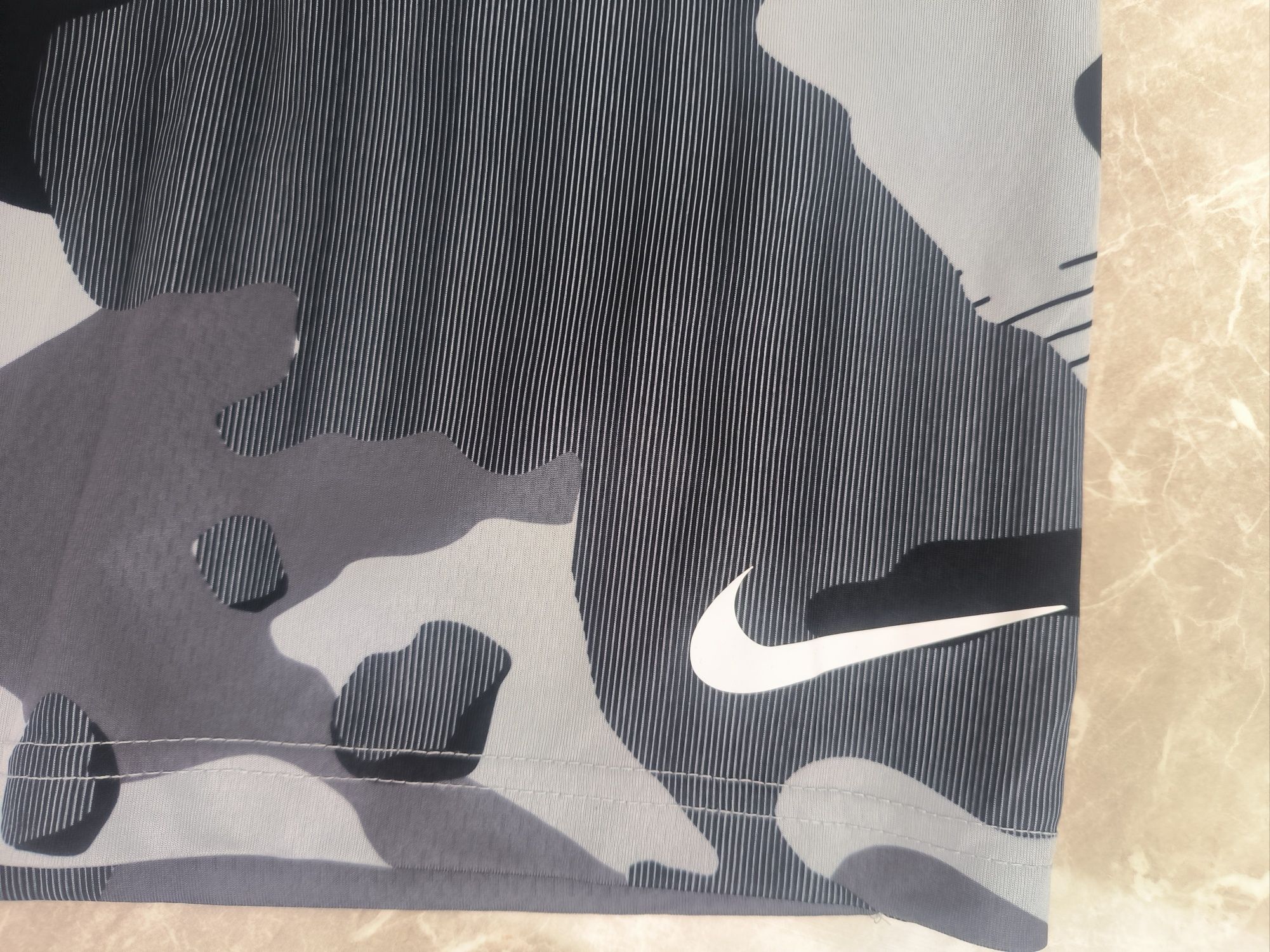 Nike тениска къси  / панталони M размер