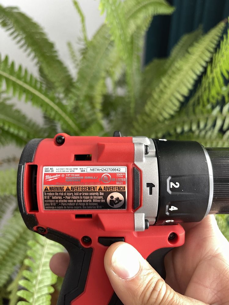 Комплект акумулаторни винтоверти  MILWAUKEE 18V