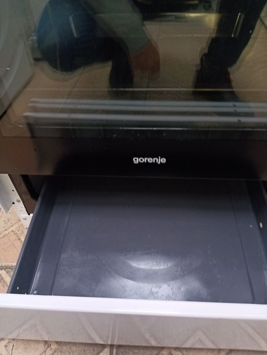 Свободно стояща печка с керамичен плот Gorenje 2 години гаранция!