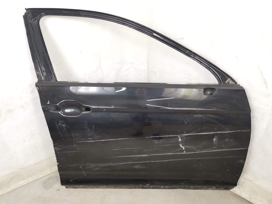 Дясна предна врата Фолксваген / Volkswagen VW Passat B8 [ - ] Повреден