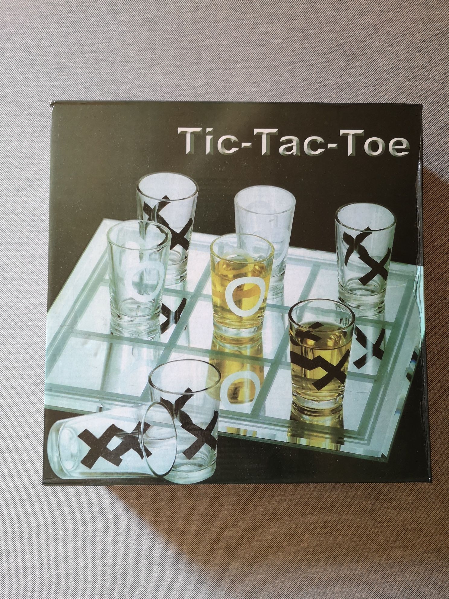 Joc de băut Tic Tac Toe