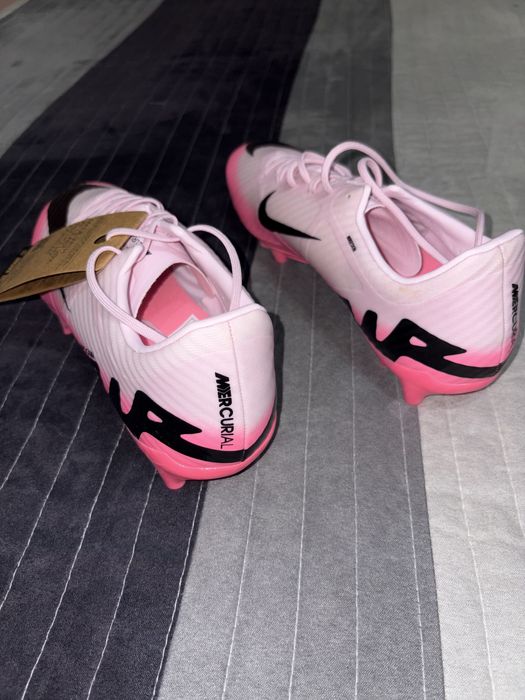 Ghete de fotbal mărimea 43