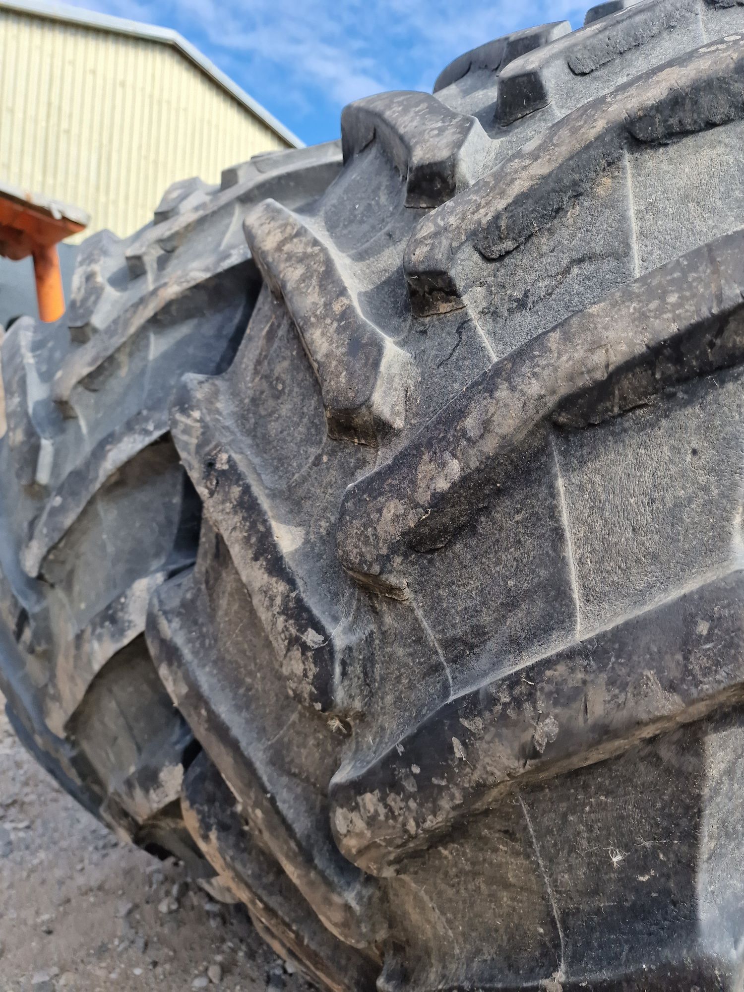 Anvelopă agricolă pt tractor 540/65R28 marca Pirelli