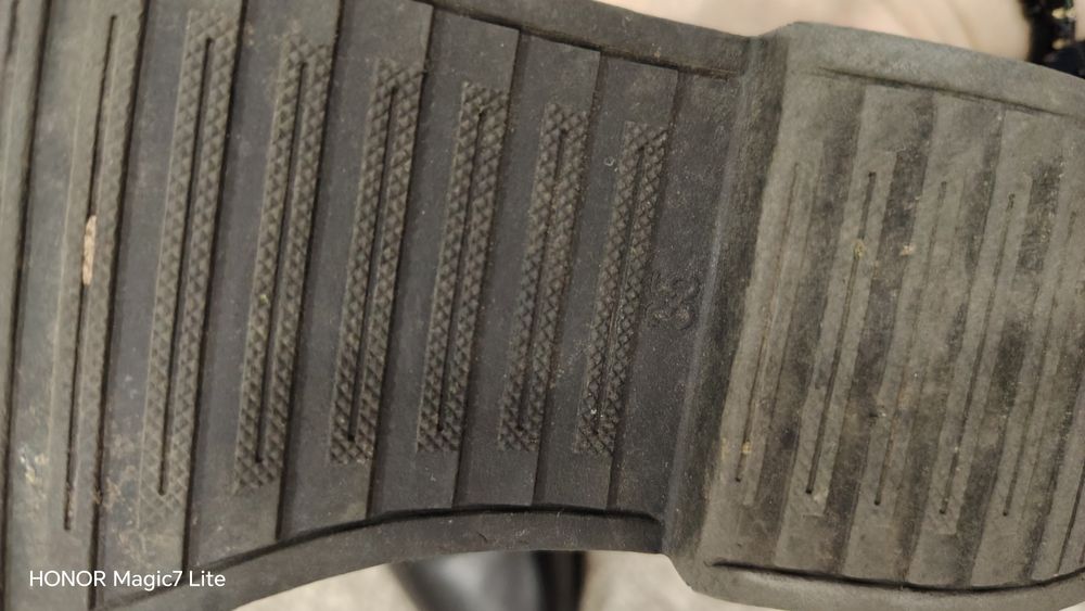 Pantofi negrii unisex mărimea 35,interior 21,5