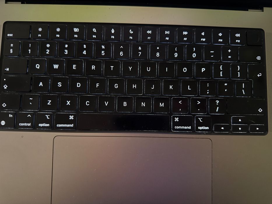 Vand/Schimb MacBook Pro 16 in M2, SSD 2Tb (!) , 271 cicluri, factura