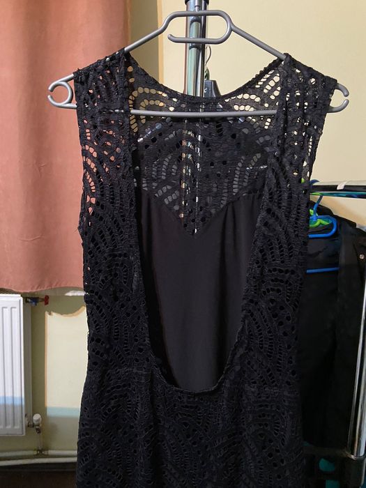 2 Rochii mulate pe corp pentru mărimea S