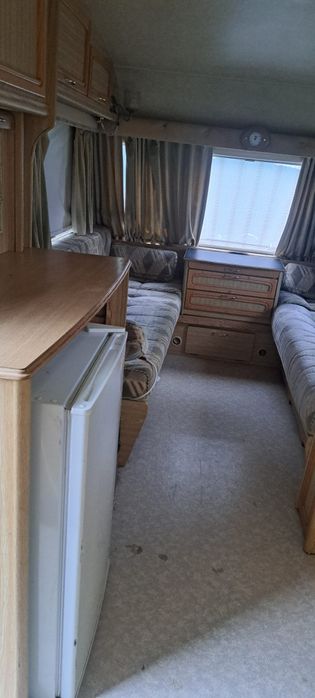 Rulota Elddis Hurricane GT din 01.06.1997 (doar 968 kg greutate)