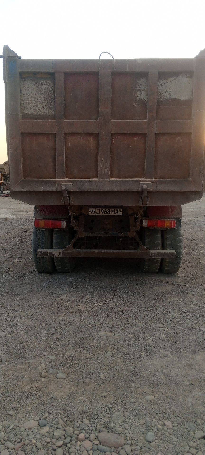 Howo sotiladi srochna  ishlab turgan moshina  hadavoy qilingan 2010yil