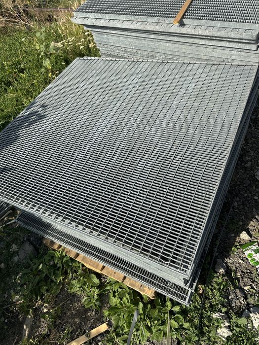 gretare zincate pentru rigola sau trepte