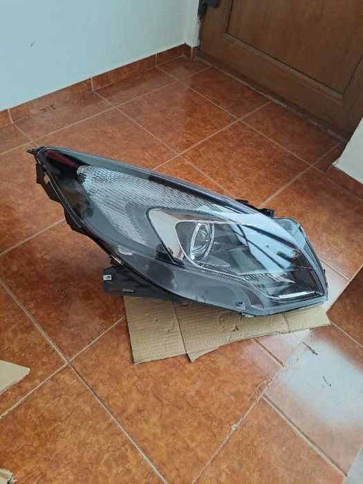 Far dreapta Opel Zafira C an 2011-2016 far nou