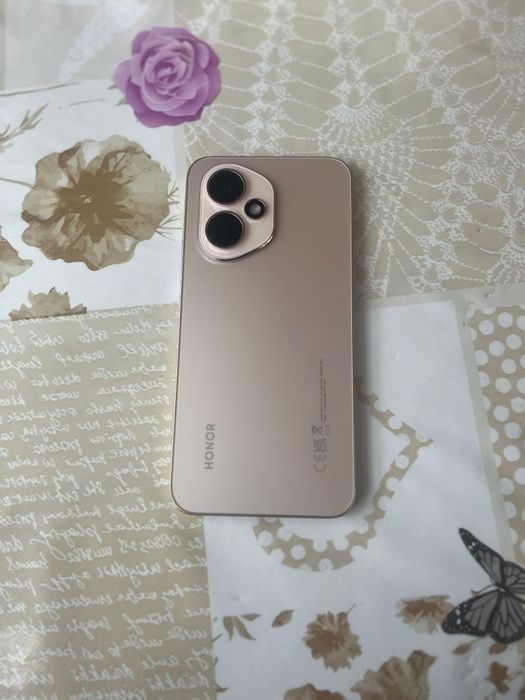 Vând HONOR 400 5G,256,GB,8GB RAM,folie silicon, cutia lui,cablu USB-C.