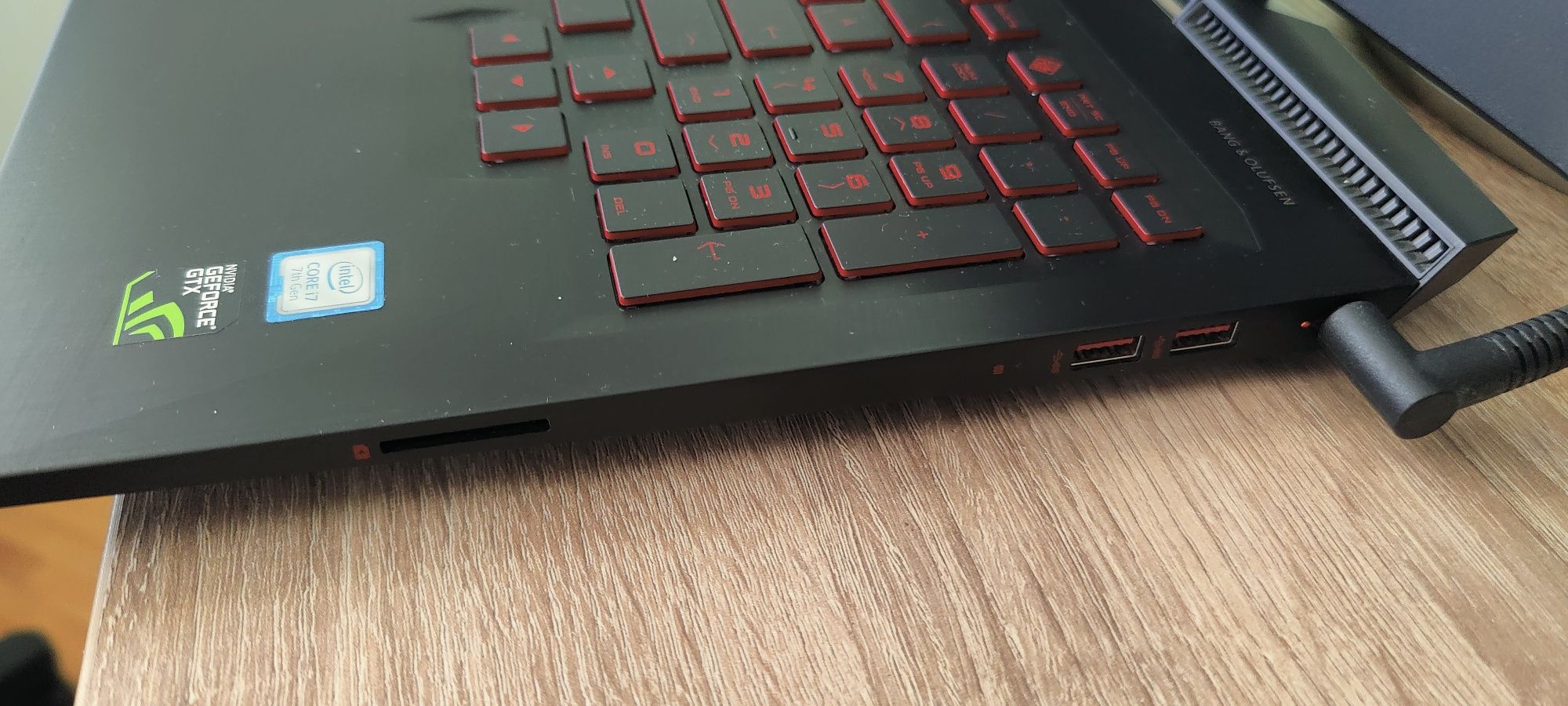 Laptop Gaming HP OMEN 15 GTX 1060 6gb maxq, Intel I7 7700 2,80 GHz