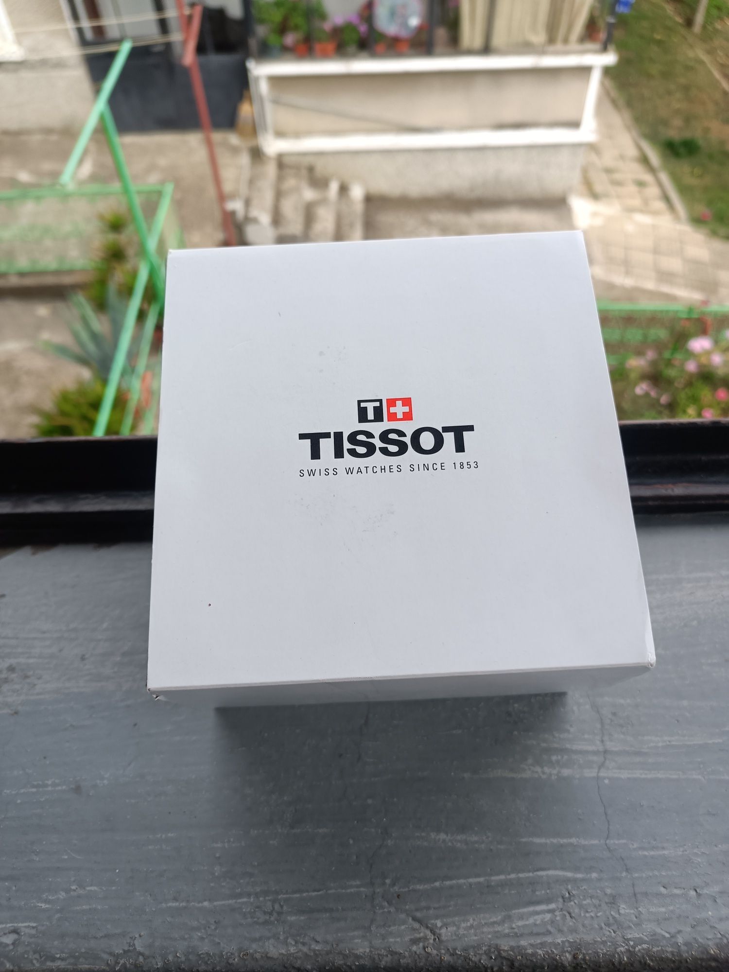 Часовник Tissot..