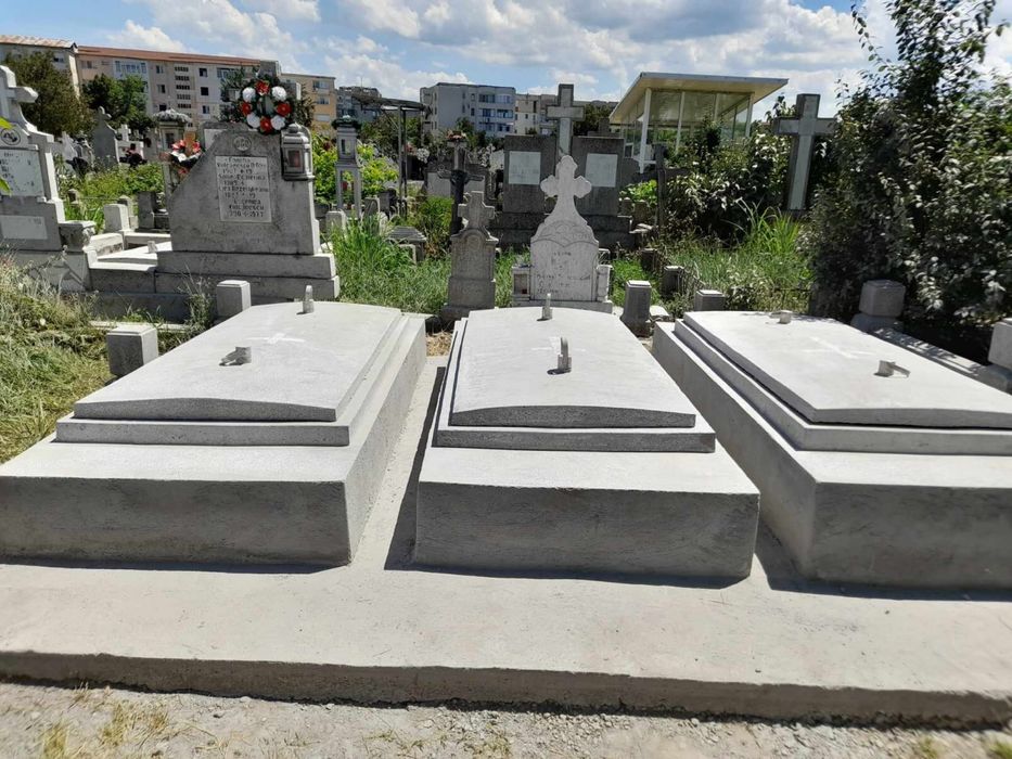 Cavou de vanzare in cimitirul Sf.Gheorghe