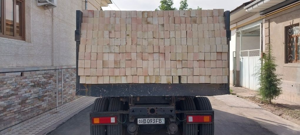 Pachkalik va raspnoy g'ishtlar bor