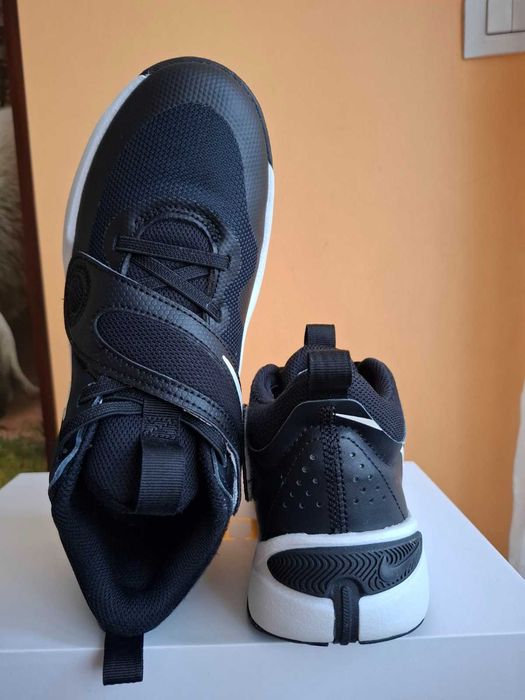 Детски маратонки Nike Team Hustle D 11