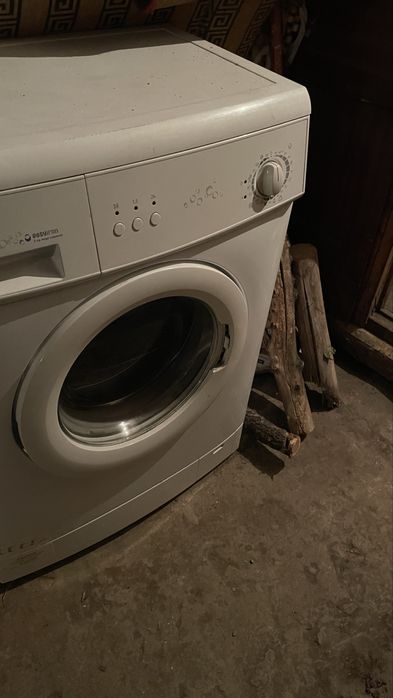 Продам стиральную машину Zanussi ZWS185W.