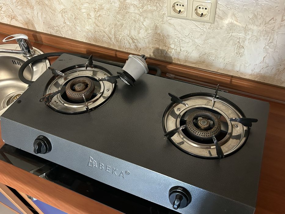 Продам газ плиту