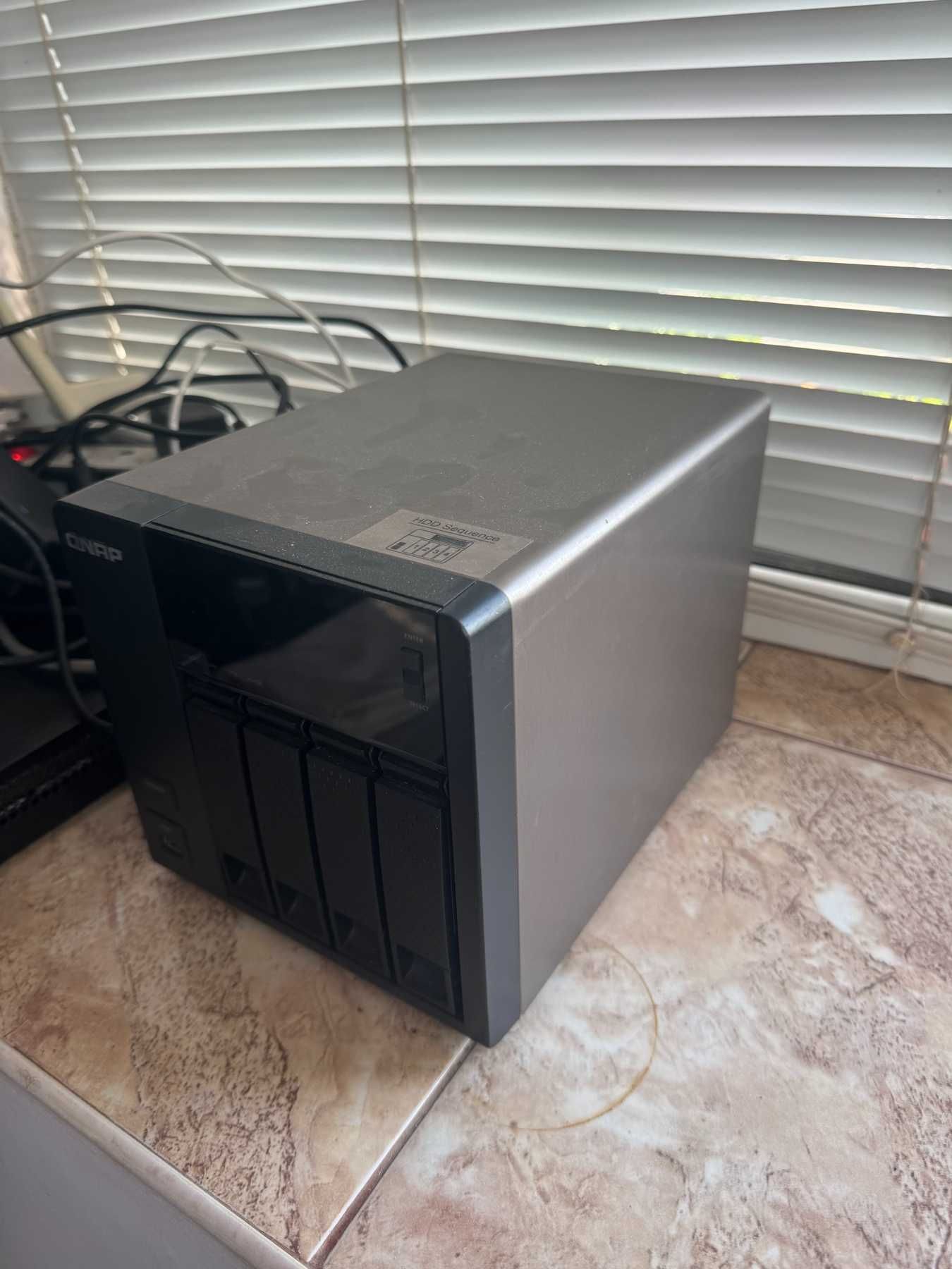 QNAP NAS сървър - 8TB