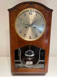 Продавам работещ втора световна война немски стенен часовник"Junghans"