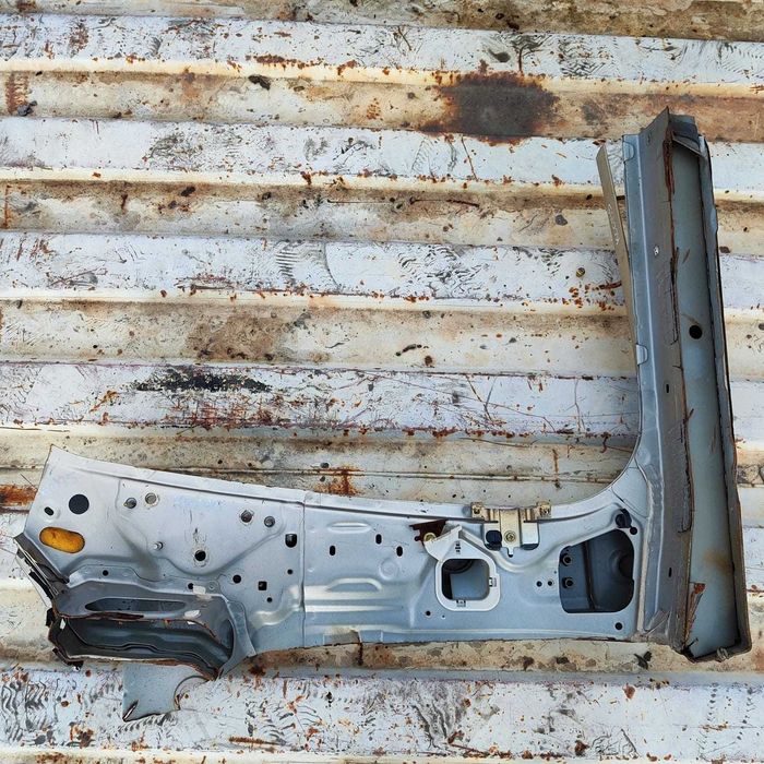 Стойка передняя правая Toyota Land Cruiser Prado (J120)