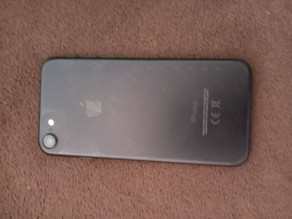 Срочно продам айфон 7 64 гиг