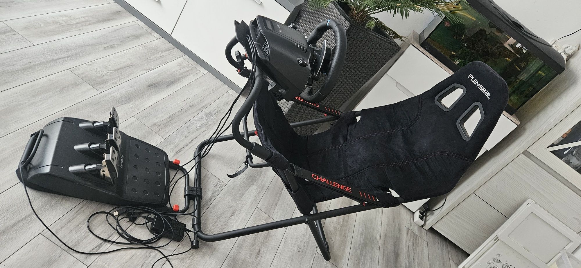 Volan playstation Logitech cu scaun
