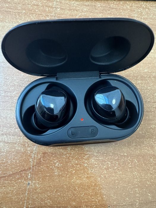 Беспроводные наушники вакууме Samsung Galaxy Buds