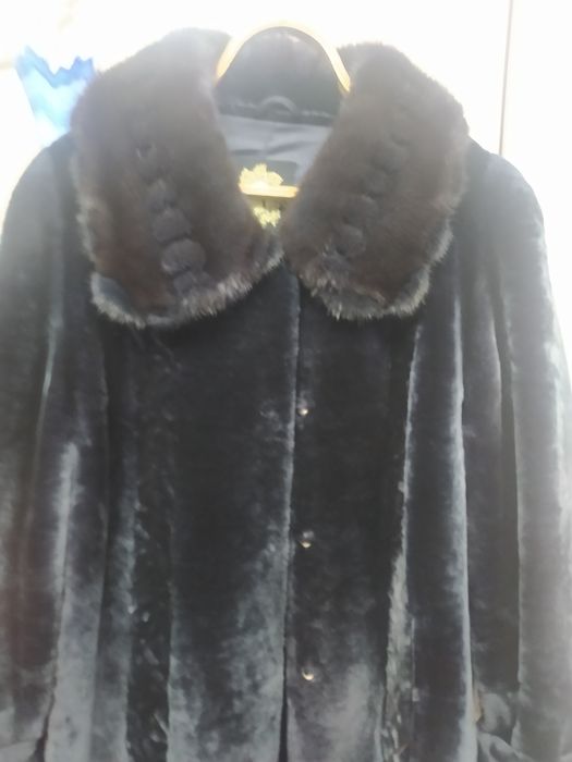 Шуба мутоновая в отличном состоянии