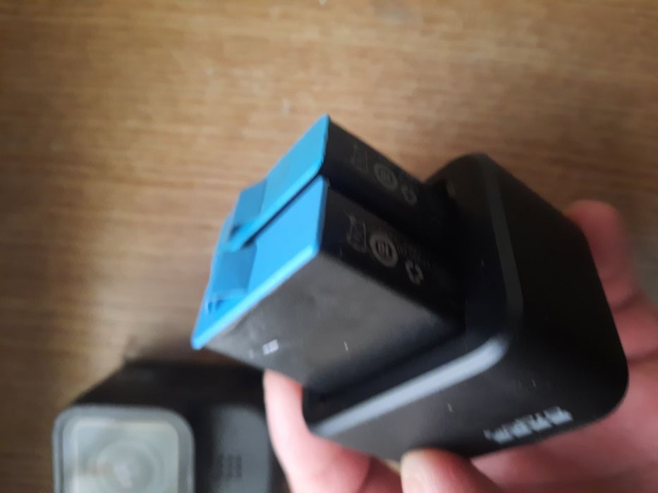 Vand gopro hero 9 ca nou + max lens, 2 baterii, încărcător accesorii