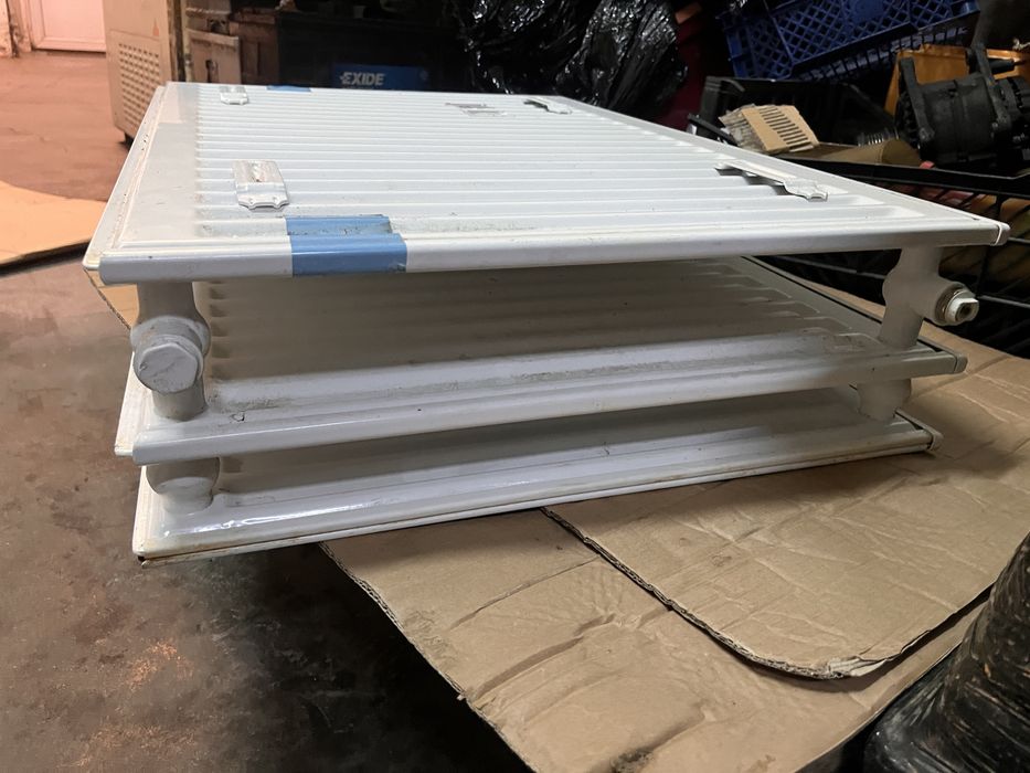 Vând calorifere noi