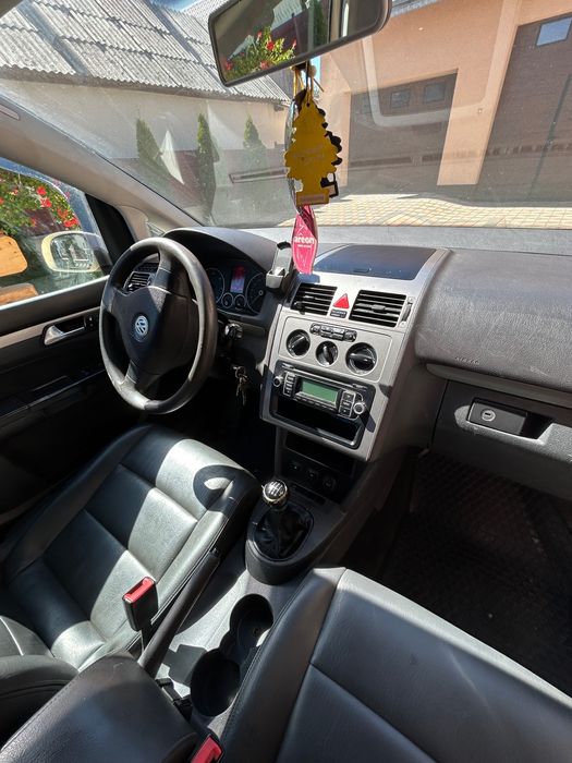 Volkswagen Touran 2.0 TDI BlueMotion 2009 Manuală 7 locuri