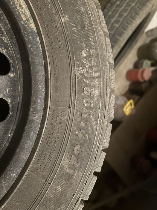 Продам зимние шины с дисками