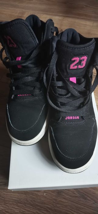 Adidași  Nike Air Jordan 1 Flight 4 39