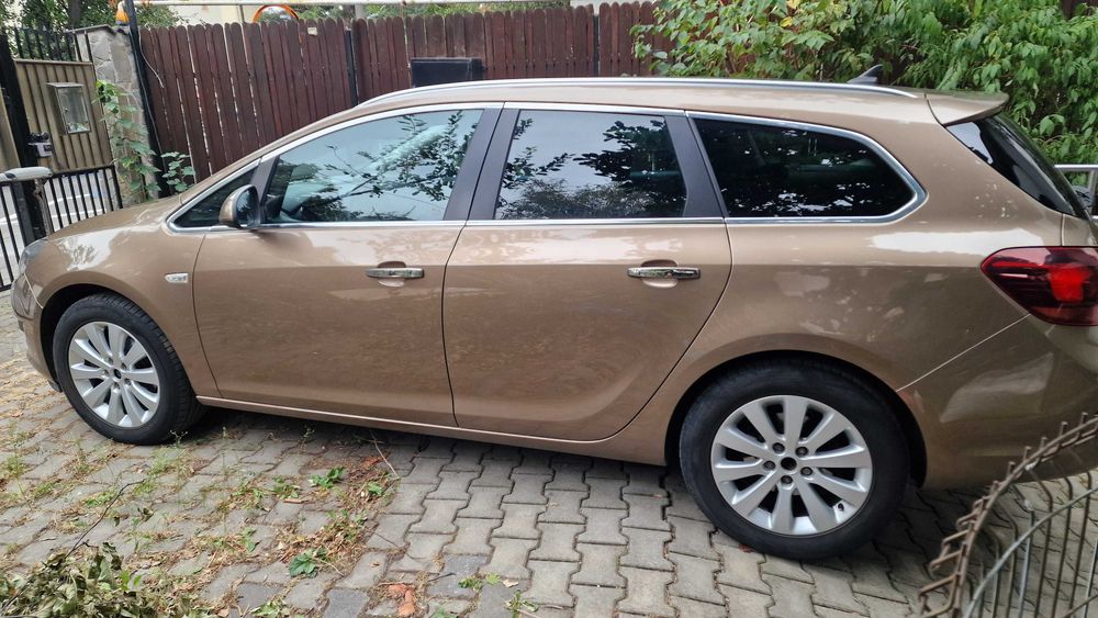 Opel Astra J Sports Tourer 2.0 CDTI 165 CP 2013  Full Option Germania