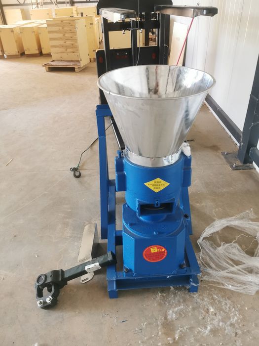 Машина за пелети задвижвана от трактор