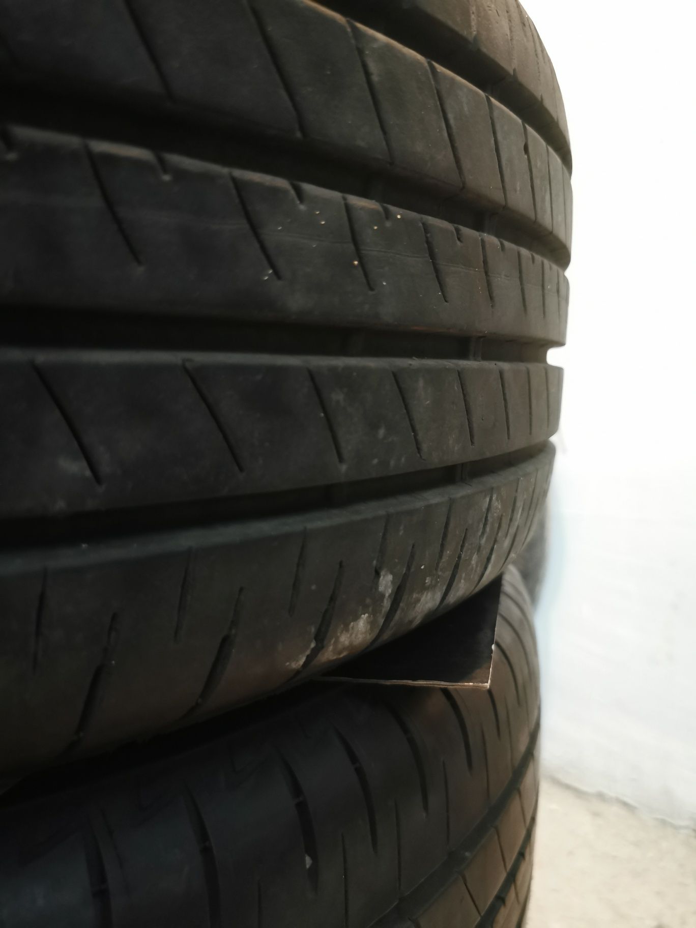 Страхотни гуми Bridgestone 215 60 17 DOT 2023
