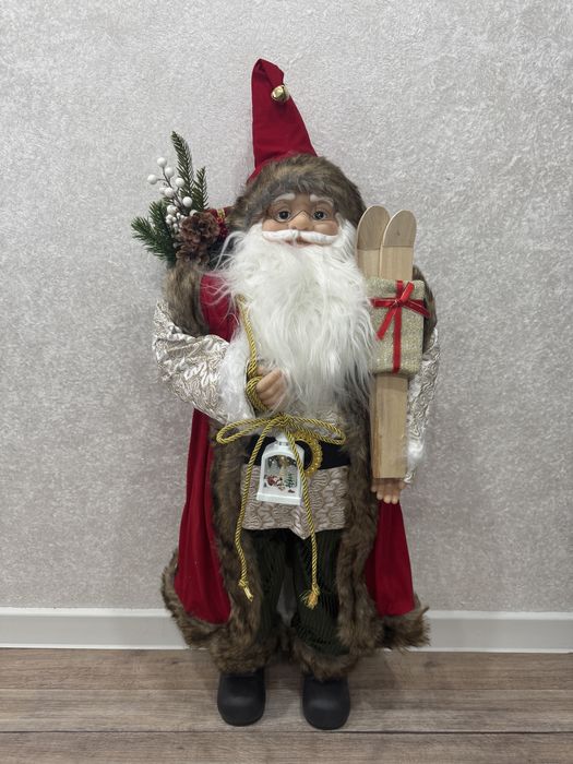 Продам красавца санту в отличном состоянии , служил один новый год