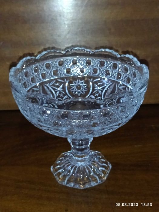 Новые хрустальные вазы, 2 шт.