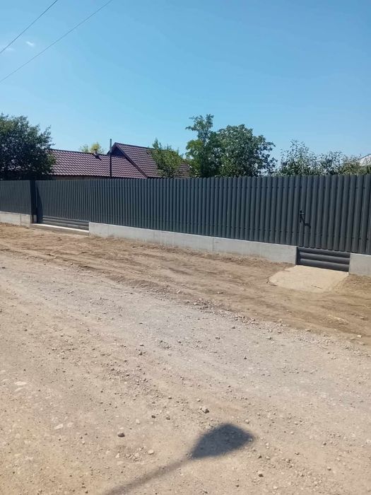 Construim garduri din sipca metalica, tabla cutata, plasa bordurata, B